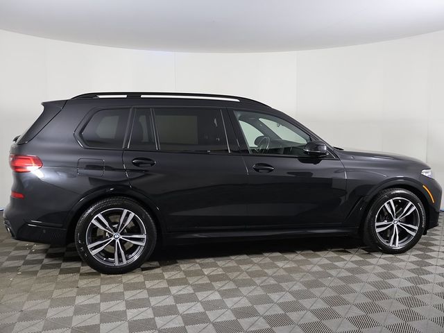 2022 BMW X7 M50i