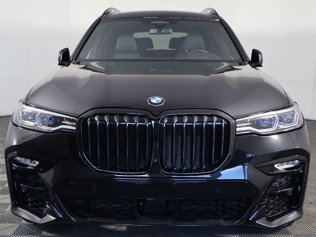 2022 BMW X7 M50i