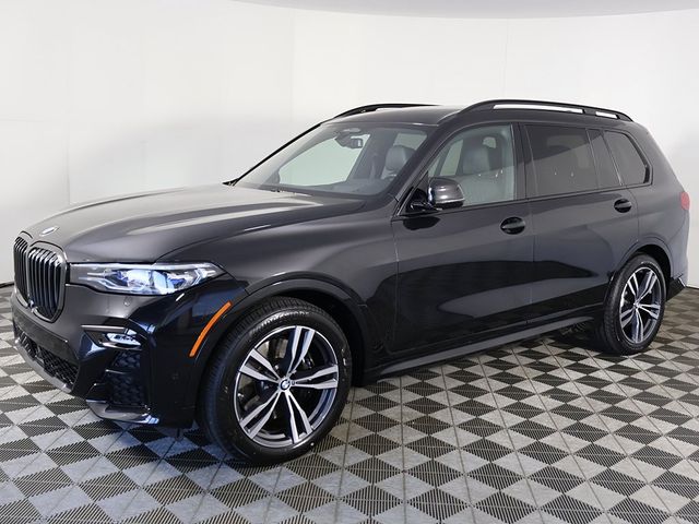 2022 BMW X7 M50i