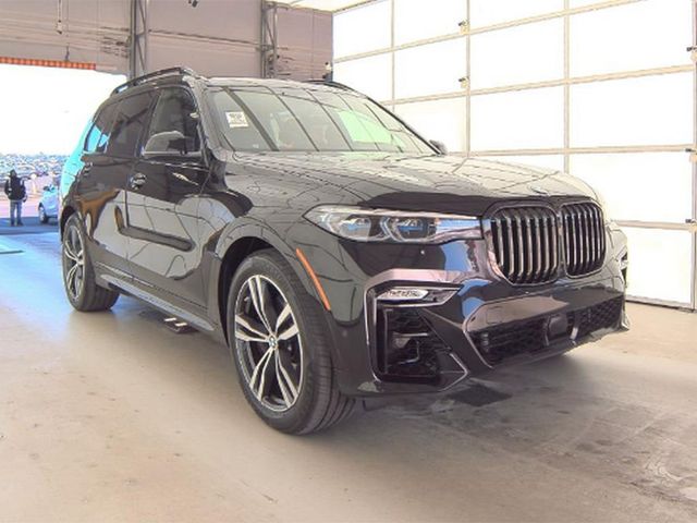 2022 BMW X7 M50i