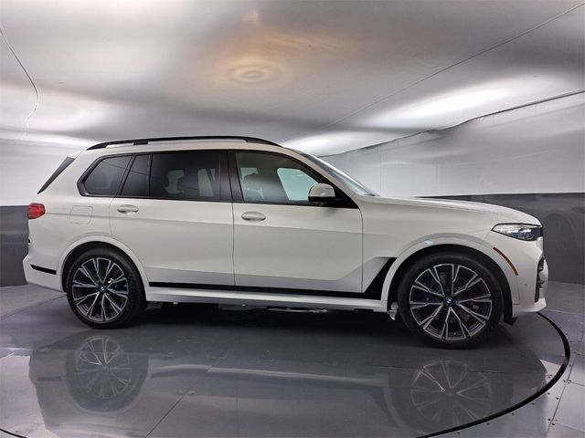 2022 BMW X7 M50i