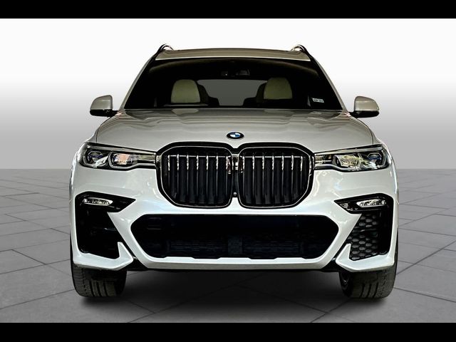 2022 BMW X7 M50i