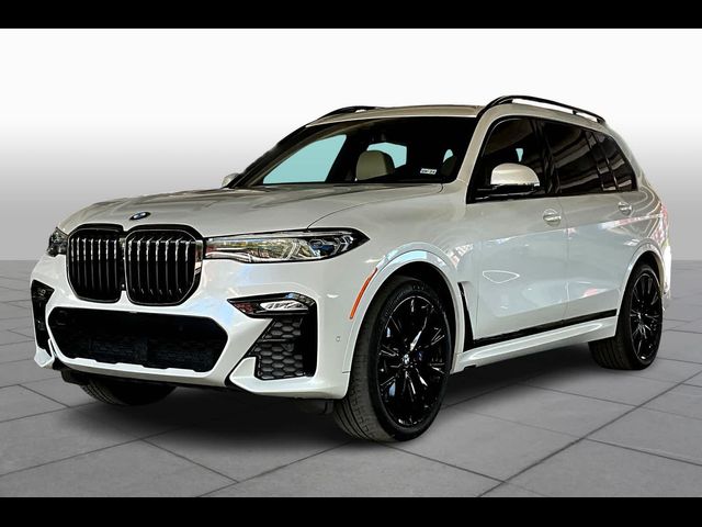 2022 BMW X7 M50i