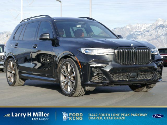 2022 BMW X7 M50i