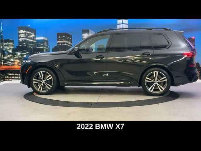 2022 BMW X7 M50i