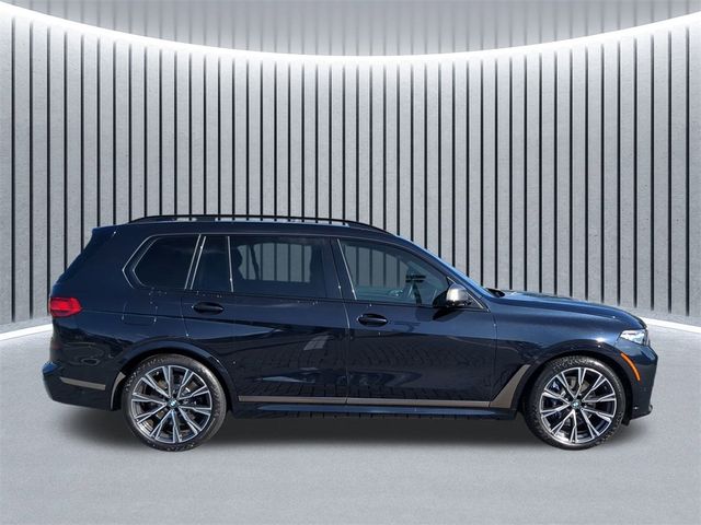 2022 BMW X7 M50i