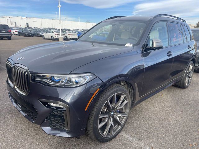 2022 BMW X7 M50i