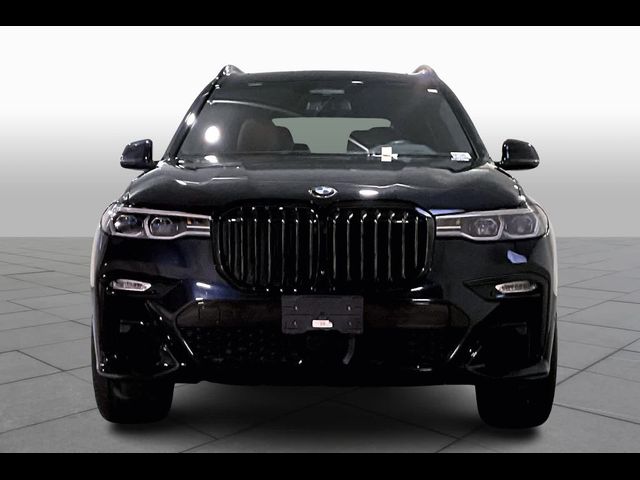 2022 BMW X7 M50i