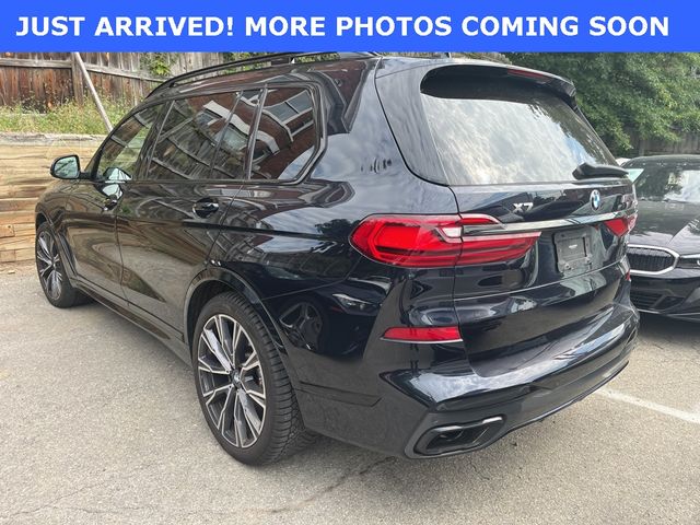 2022 BMW X7 M50i