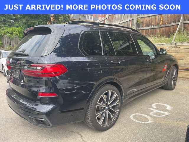 2022 BMW X7 M50i