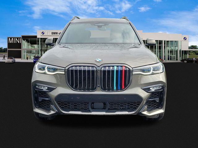 2022 BMW X7 M50i