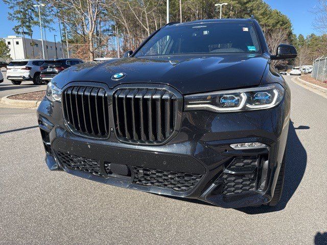 2022 BMW X7 M50i