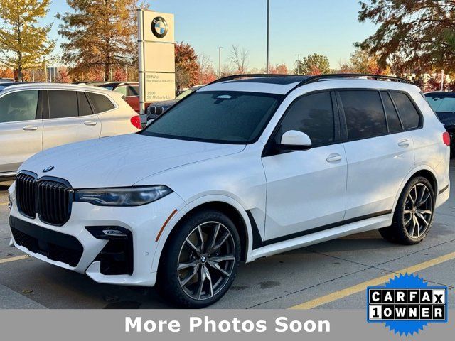 2022 BMW X7 M50i