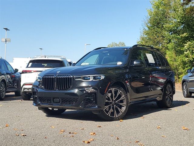 2022 BMW X7 M50i