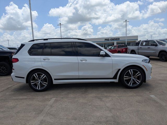 2022 BMW X7 M50i