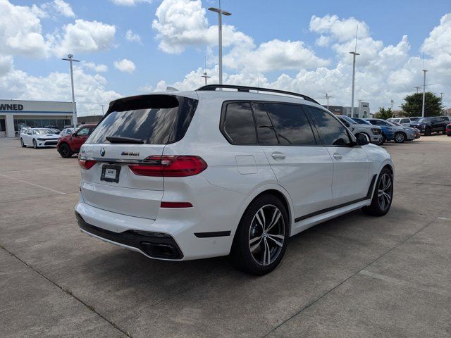 2022 BMW X7 M50i