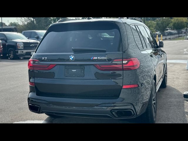 2022 BMW X7 M50i