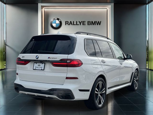 2022 BMW X7 M50i