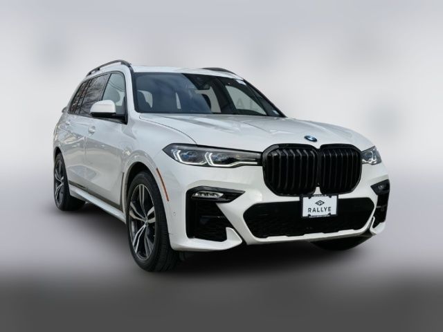 2022 BMW X7 M50i