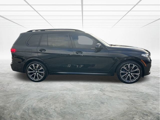 2022 BMW X7 M50i