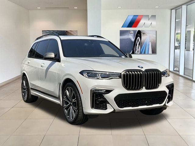 2022 BMW X7 M50i