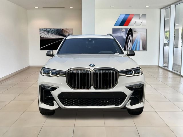 2022 BMW X7 M50i