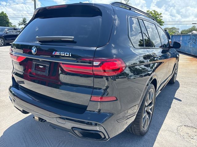 2022 BMW X7 M50i