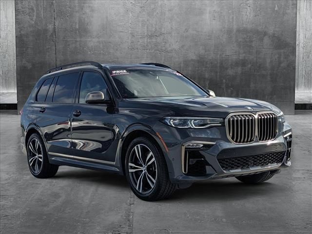 2022 BMW X7 M50i