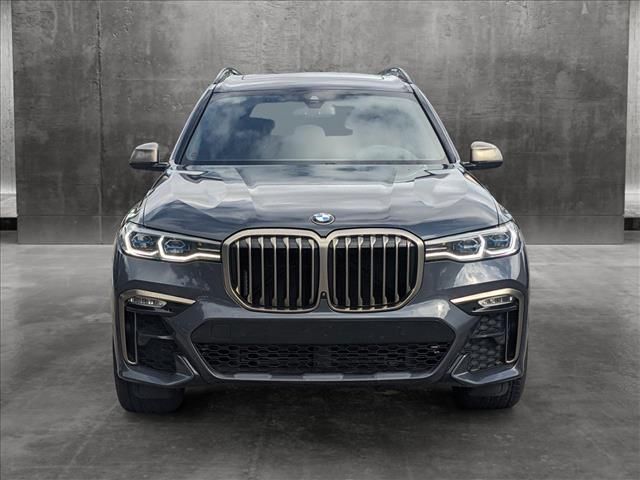 2022 BMW X7 M50i