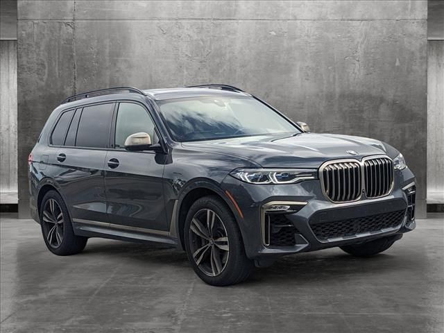 2022 BMW X7 M50i