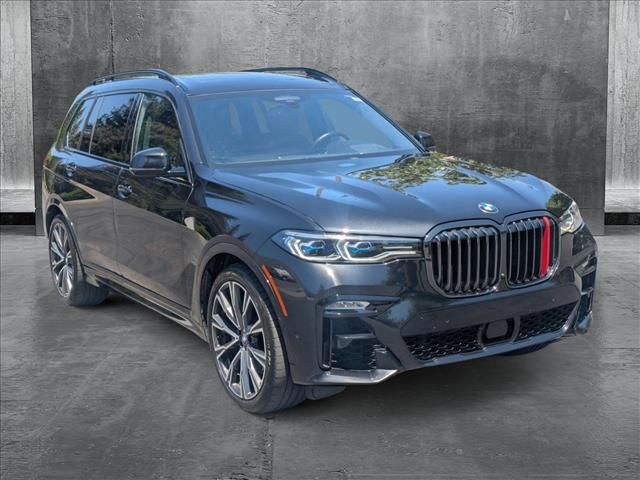 2022 BMW X7 M50i