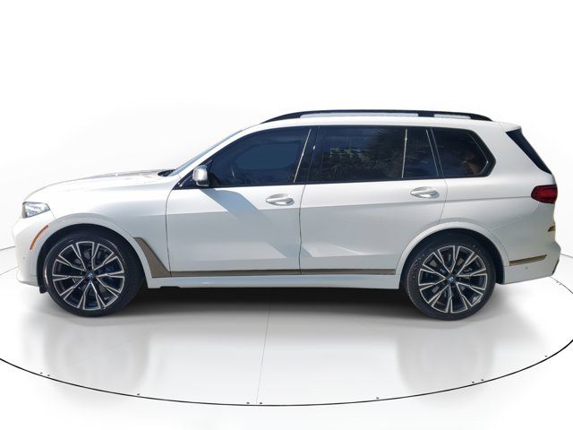 2022 BMW X7 M50i