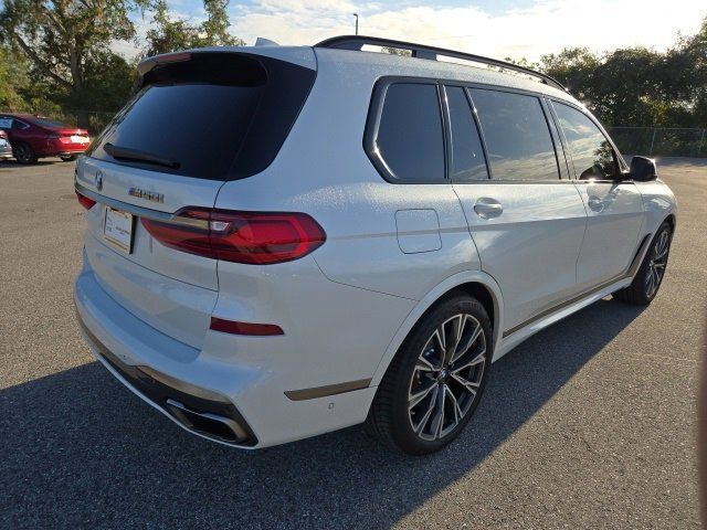 2022 BMW X7 M50i