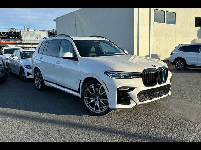 2022 BMW X7 M50i