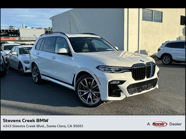 2022 BMW X7 M50i