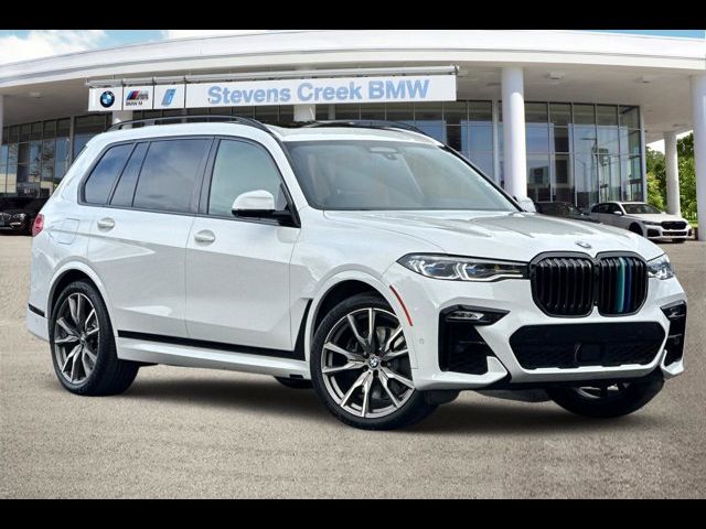 2022 BMW X7 M50i