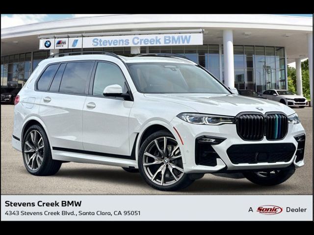 2022 BMW X7 M50i