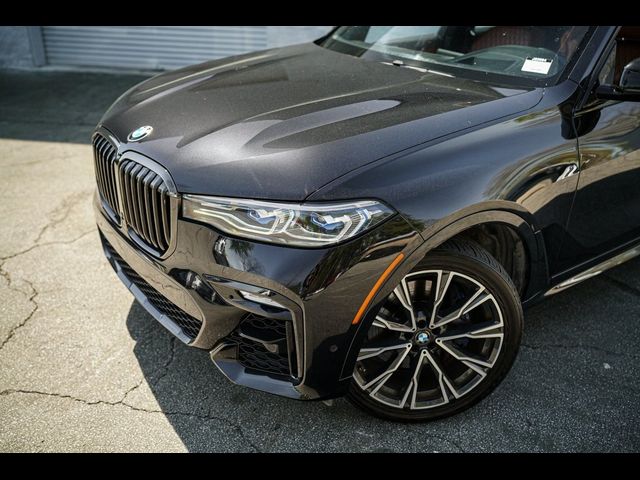 2022 BMW X7 M50i