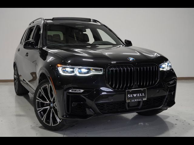 2022 BMW X7 M50i