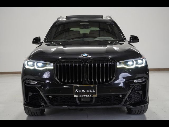 2022 BMW X7 M50i