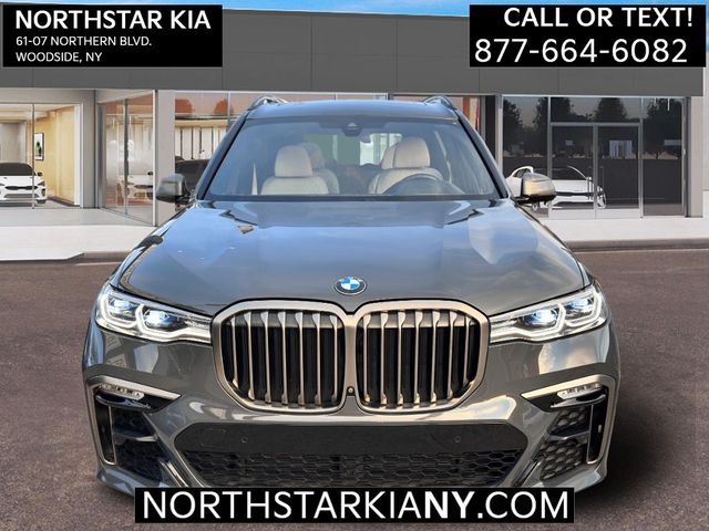 2022 BMW X7 M50i