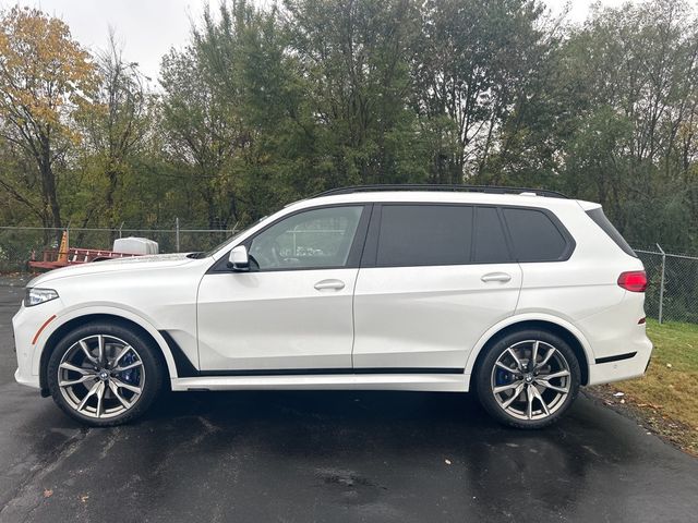 2022 BMW X7 M50i