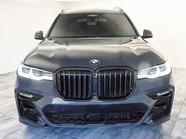 2022 BMW X7 M50i