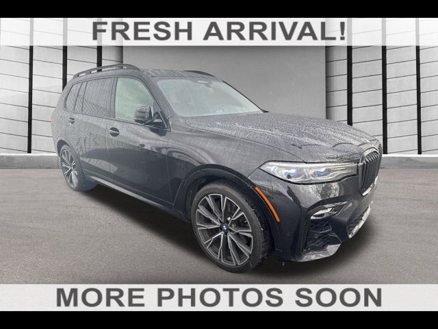 2022 BMW X7 M50i