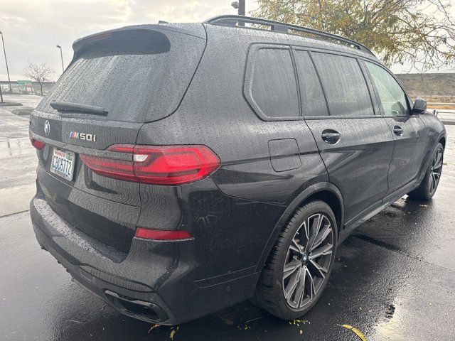 2022 BMW X7 M50i