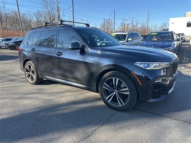 2022 BMW X7 M50i