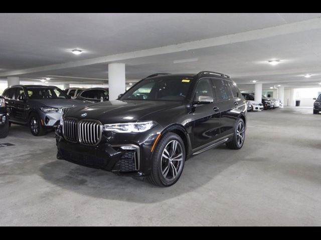 2022 BMW X7 M50i