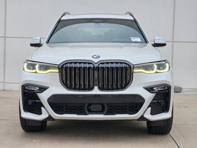 2022 BMW X7 M50i