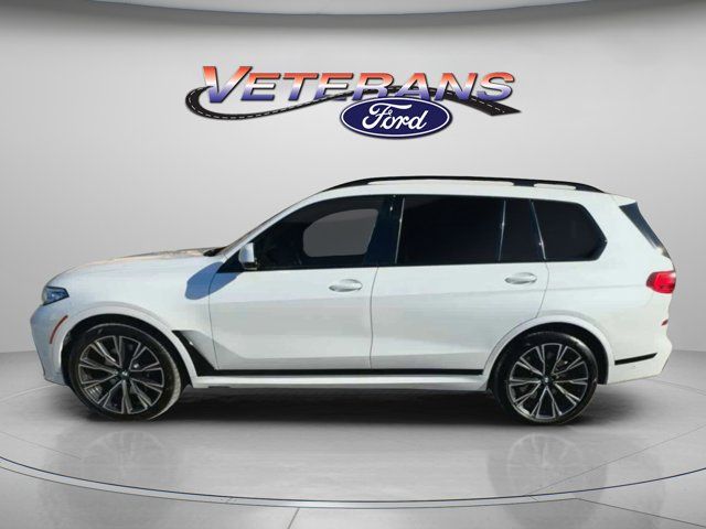 2022 BMW X7 M50i