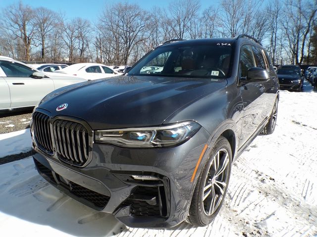 2022 BMW X7 M50i